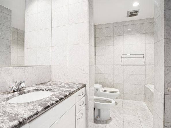 146 West 57th Street 34A, New York NY 10019