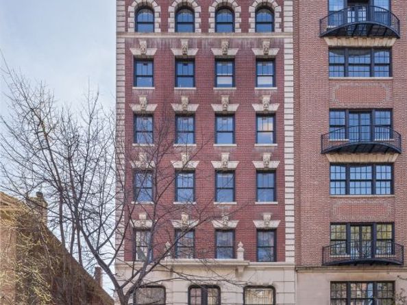 26 Gramercy Park S 1E, New York NY 10003