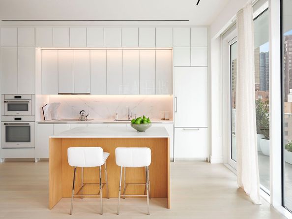 200 East 59th Street 12A, New York NY 10022