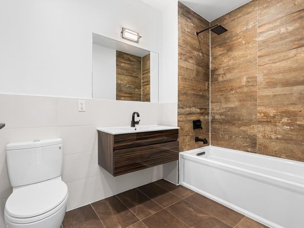 42-60 Crescent Street 5A, Queens NY 11101