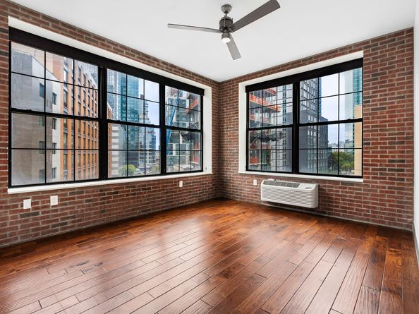 42-60 Crescent Street 5A, Queens NY 11101