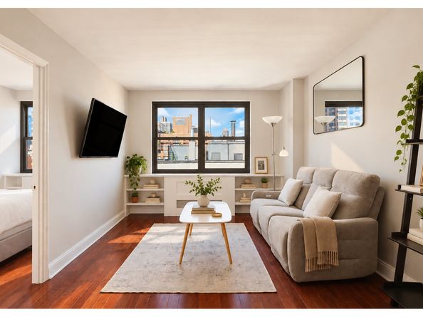 200 East 24th Street 1708, New York NY 10010
