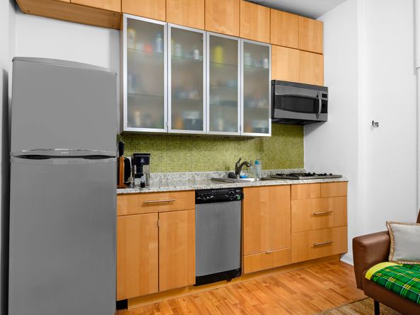 465 Eastern Parkway D, Brooklyn NY 11216