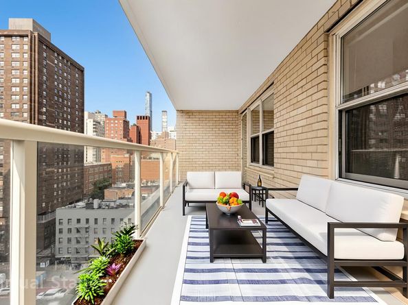 305 East 24th Street 14T, New York NY 10010