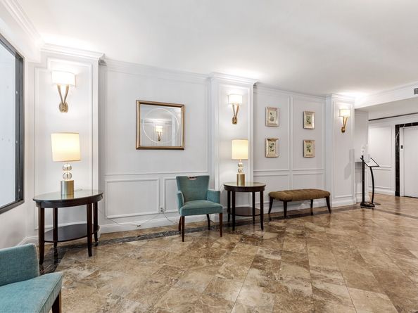 345 East 73rd Street 1F, New York NY 10021