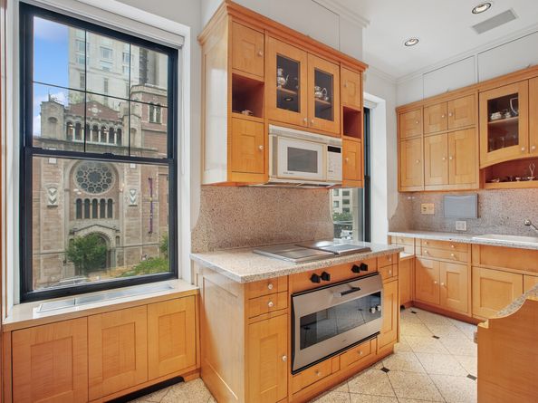 521 Park Avenue 3C, New York NY 10021