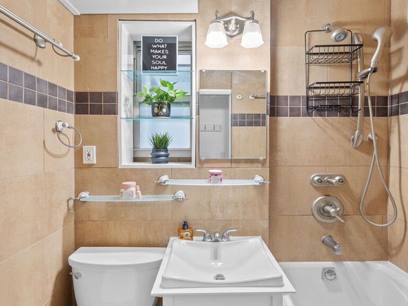 415 East 80th Street 4R, New York NY 10028