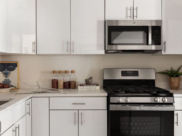 345 East 73rd Street 9H, New York NY 10021