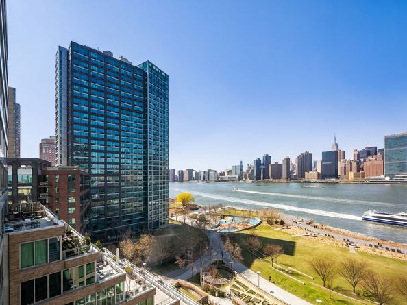 46-30 Center Boulevard 908, Queens NY 11109