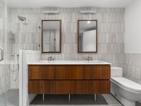 21-30 44th Drive 5H, Queens NY 11101