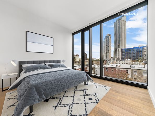 21-30 44th Drive 5H, Queens NY 11101