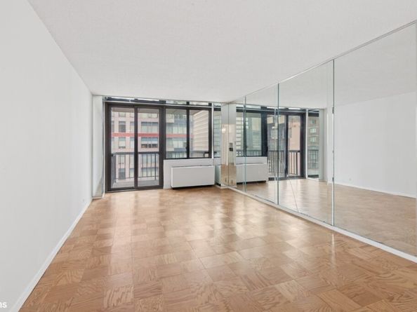 300 East 54th Street 22G, New York NY 10022