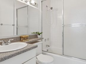 300 East 54th Street 22G, New York NY 10022