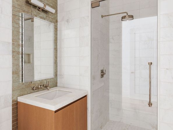 215 East 19th Street 9G, New York NY 10003