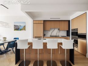 215 East 19th Street 9G, New York NY 10003