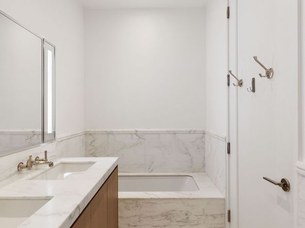 215 East 19th Street 9G, New York NY 10003