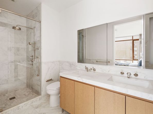 215 East 19th Street 9G, New York NY 10003