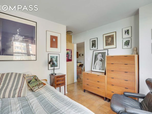 305 East 24th Street 18F, New York NY 10010
