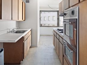 170 Park Row 5A, New York NY 10038
