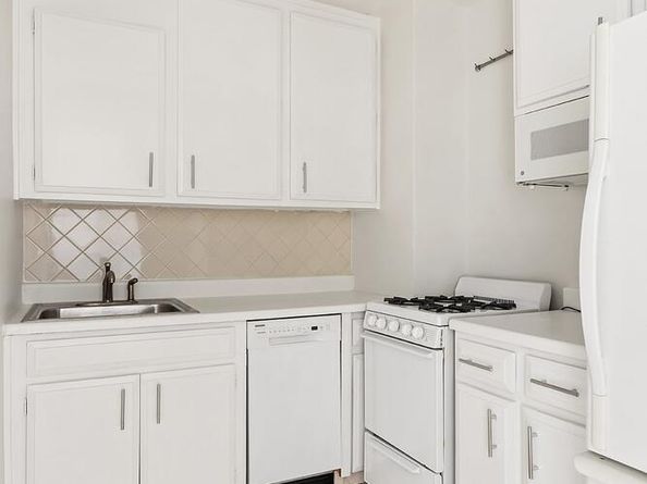 305 East 24th Street 5S, New York NY 10010