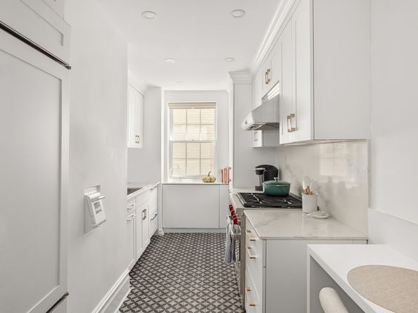 45 East 9th Street 77, New York NY 10003