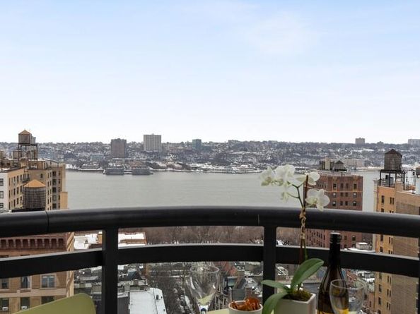 272 West 107th Street 15C, New York NY 10025