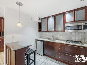 318 West 15th Street A, New York NY 10011