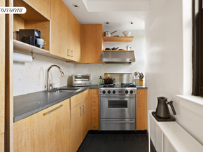 200 East 16th Street 8DE, New York NY 10003