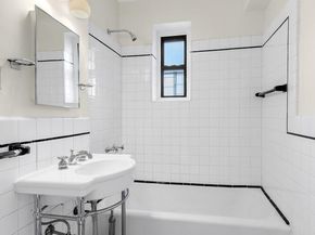 25-40 31st Avenue 6A, Queens NY 11106