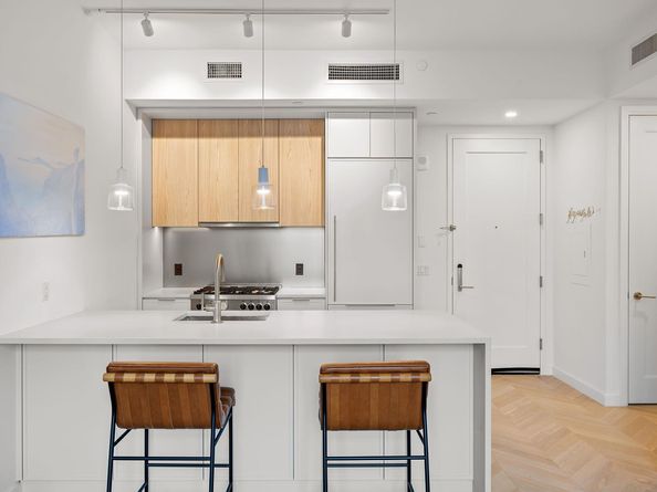 29-18 41st Avenue 16B, Queens NY 11101