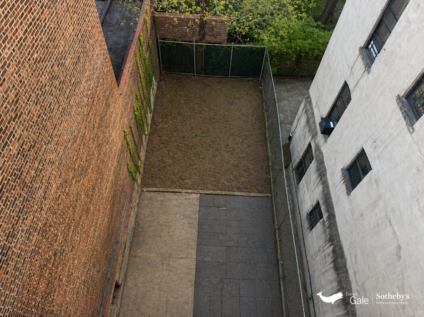 241 East 123rd Street 17, New York NY 10035