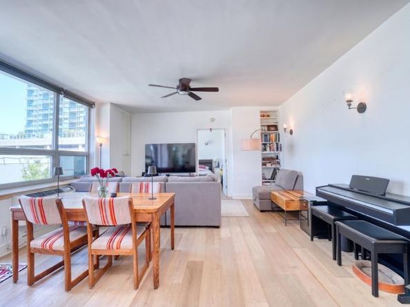 5-09 48th Avenue 7F, Queens NY 11101