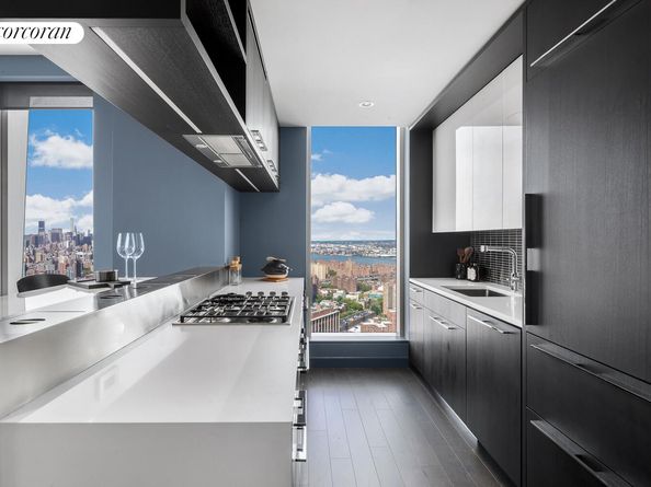 252 South Street 8L, New York NY 10002