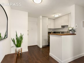 100 Bank Street 1A, New York NY 10014