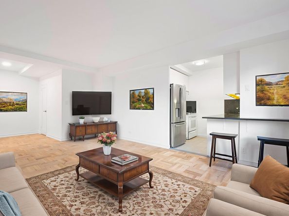 30 West 60th Street 7S, New York NY 10023