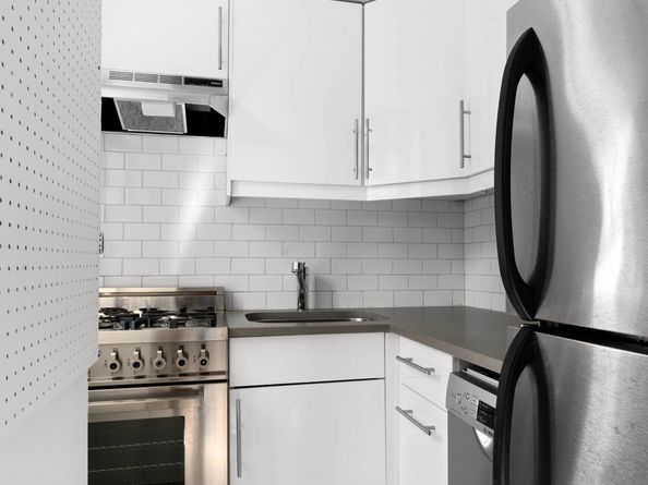 200 East 16th Street 14K, New York NY 10003