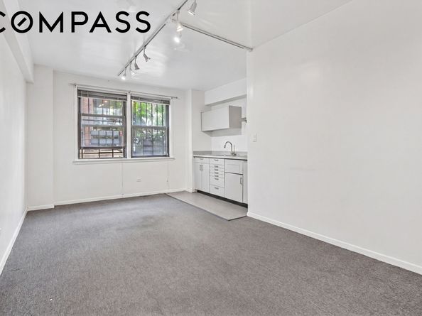 55 East 9th Street 1F, New York NY 10003
