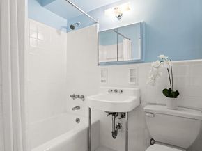 370 Ocean Parkway 11A, Brooklyn NY 11218
