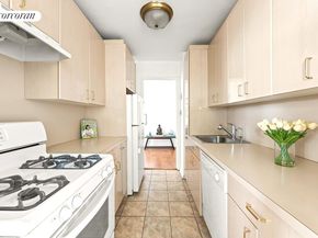 370 Ocean Parkway 11A, Brooklyn NY 11218
