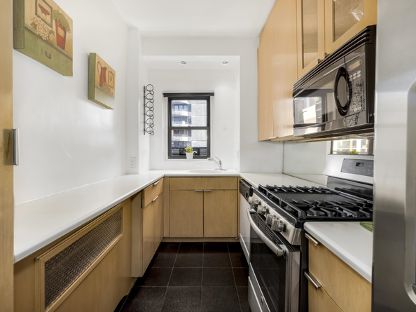 301 East 48th Street 14J, New York NY 10017
