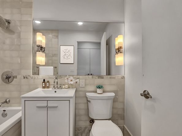 635 West 42nd Street 7A, New York NY 10036