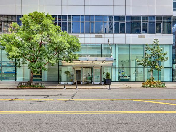 635 West 42nd Street 7A, New York NY 10036