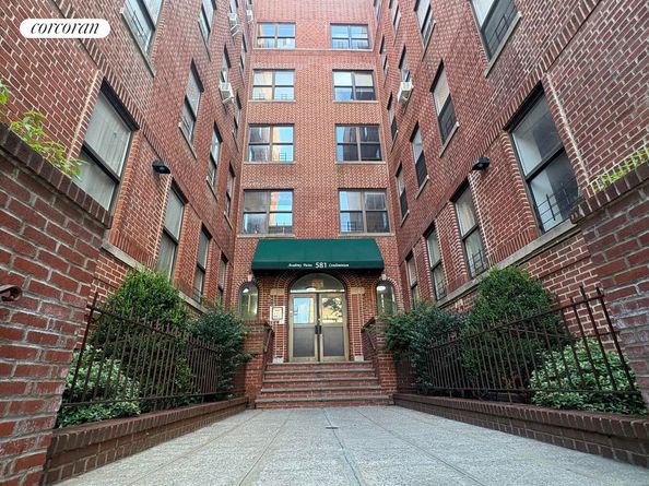 581 Academy Street 4B, New York NY 10034