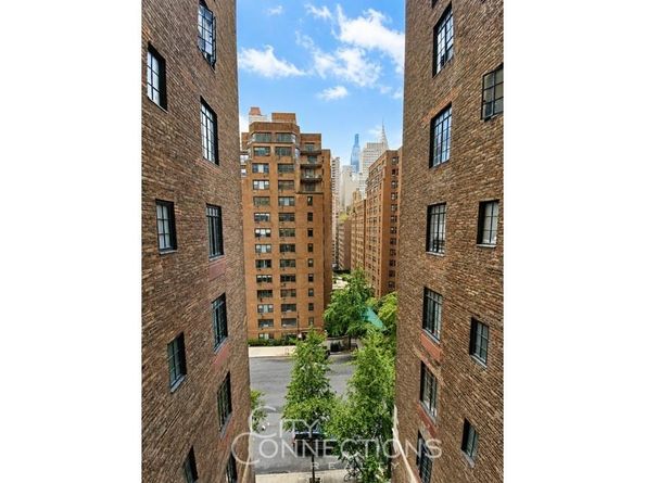 5 Tudor City Place 816, New York NY 10017