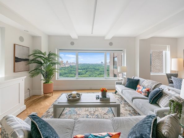 160 Central Park S 2707, New York NY 10019