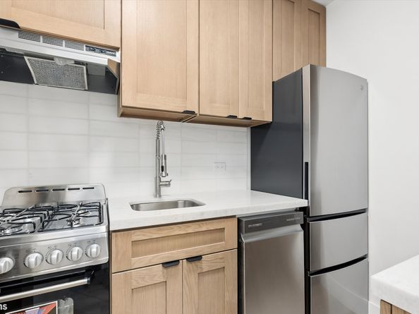 60 Sutton Place S 2IS, New York NY 10022
