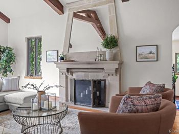 6 Ivy Lane