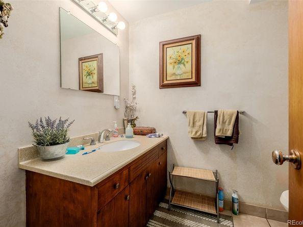 539 Newark Street, Aurora CO 80010