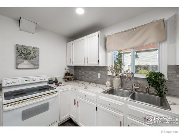 11087 E Montview Boulevard, Aurora CO 80010