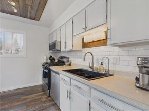 6885 W 69 Place, Arvada CO 80003